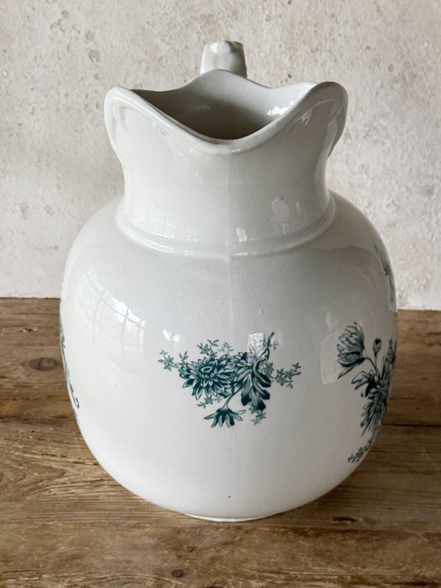 Chrysanthemum Pitcher