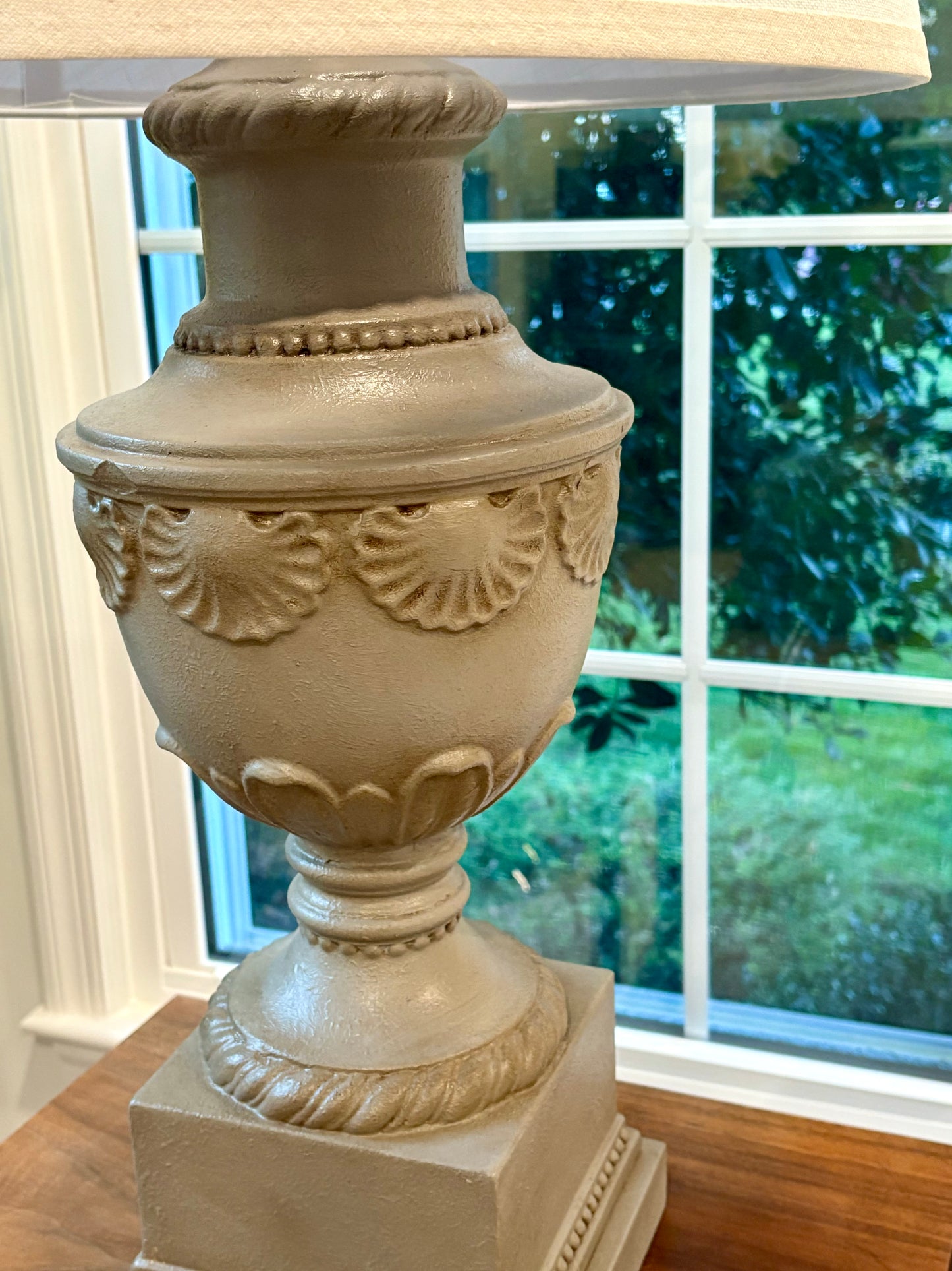 Urn Style Lamp